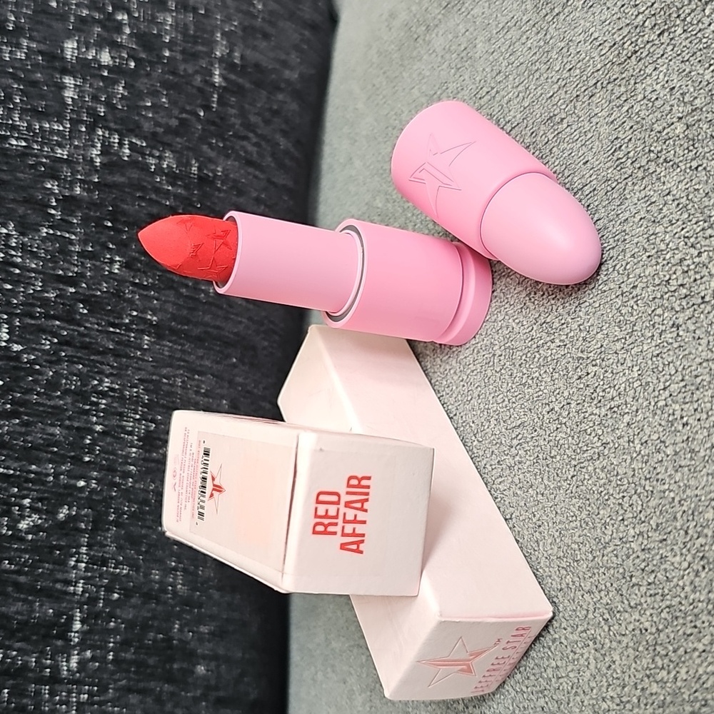 New Jeffree Star Cosmetics Velvet Trap Red Affair Lipstick Matte